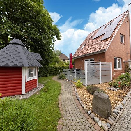 Modern Holiday Home With Sauna By The Sea In Wiek Wiek auf Rügen Exterior foto